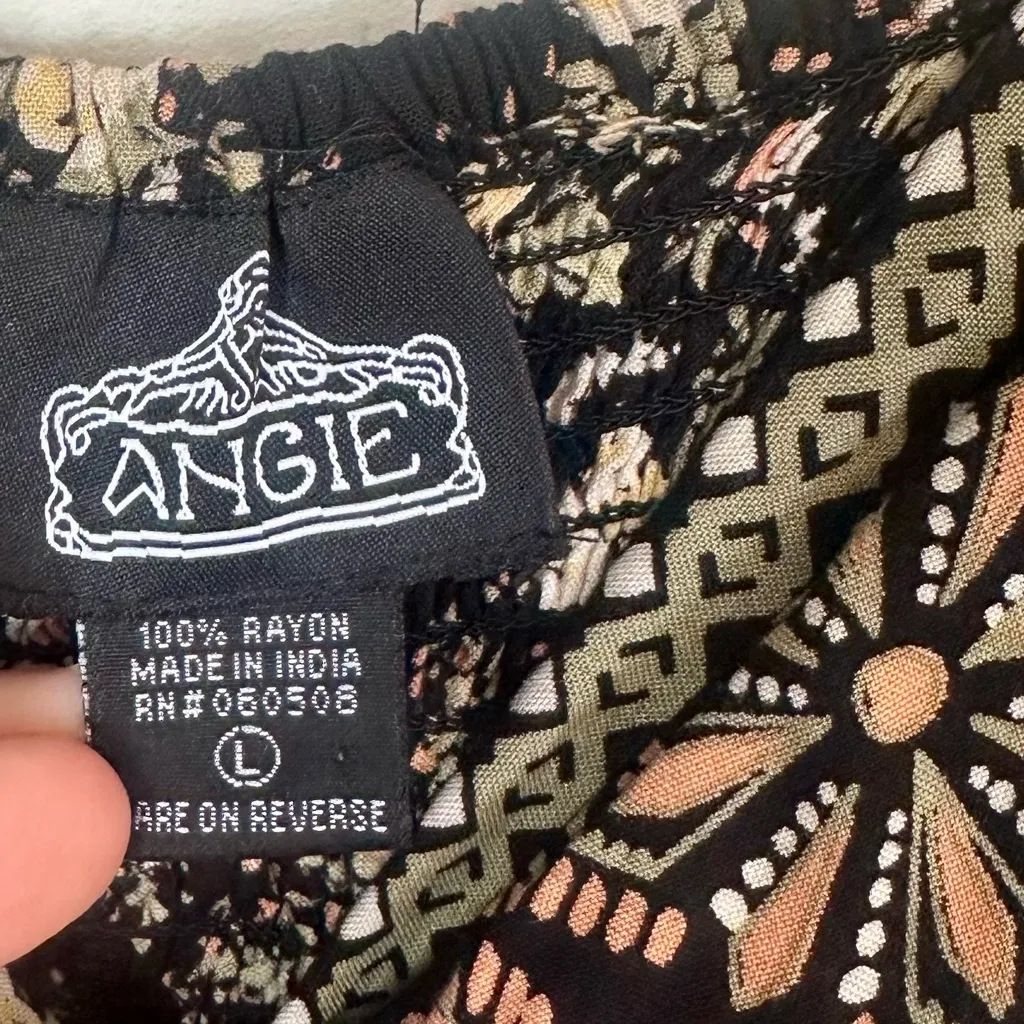 Angie Black Floral V-Neckline Front Knot Mini Dress - Size: Large - Image 2