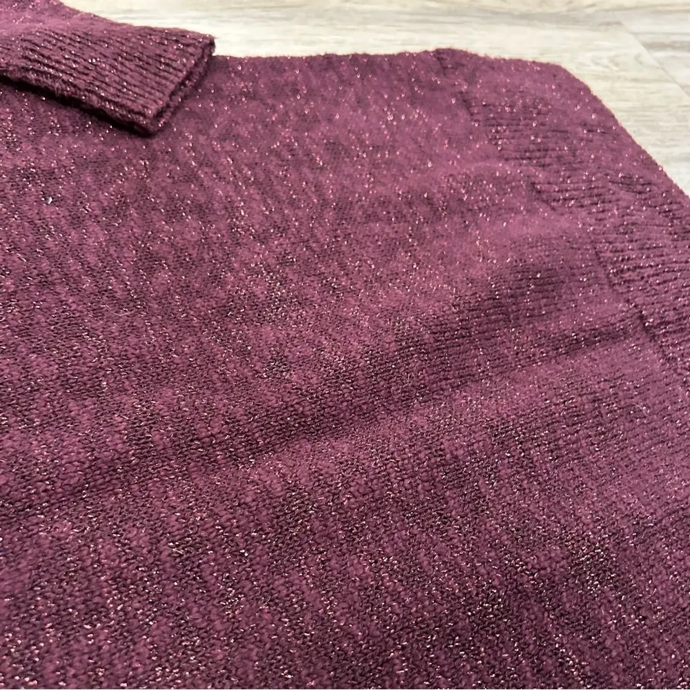 American Eagle Outfitters Burgundy Shimmer Knit Sweater V Neck Pullover Size M - Image 9