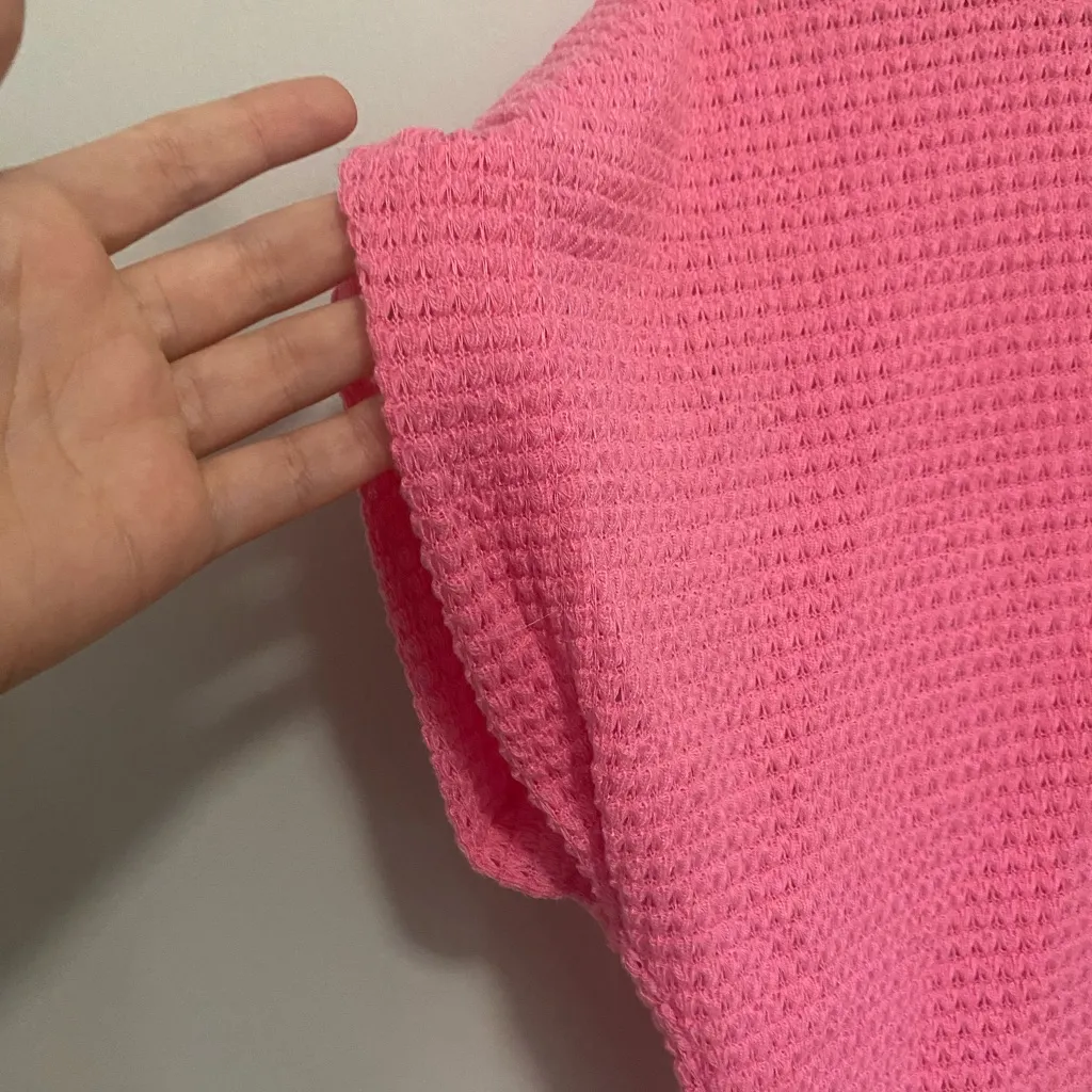 SHEIN Hot Pink Open Knit Cropped Short Sleeved Top Size Medium - Image 2