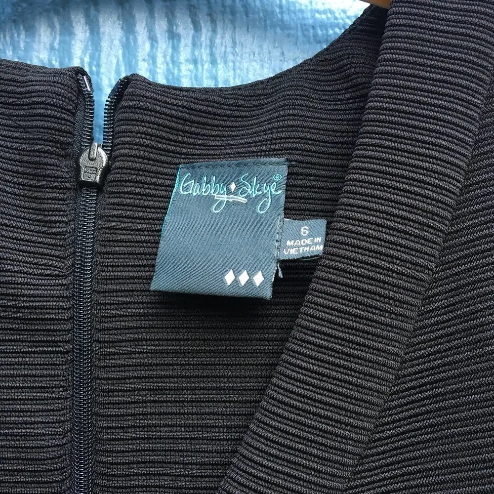 Gabby Skye Women's Black Textured Pinstripes Eyelet Tie Dress Size 6 NWT - Image 2