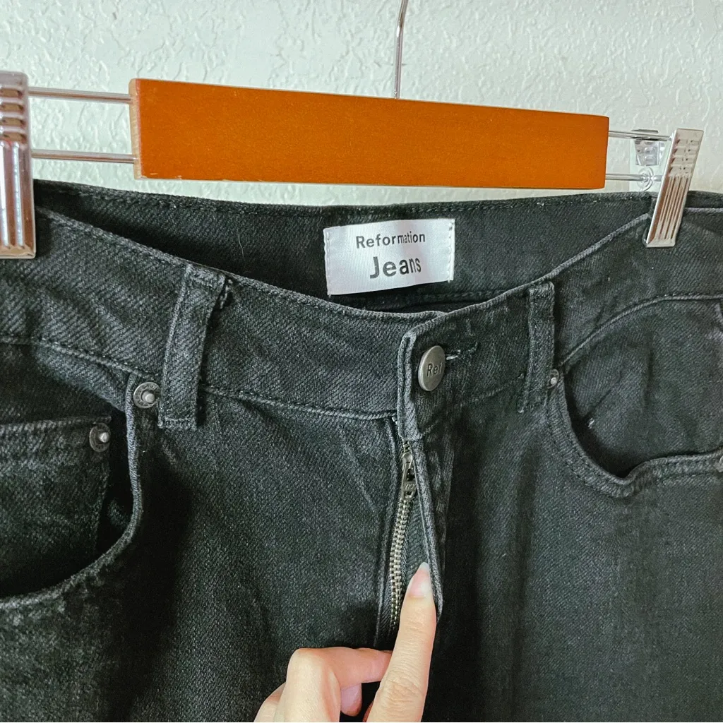 Reformation Liza High Rise Straight Jeans Size 26 in Black - Image 7