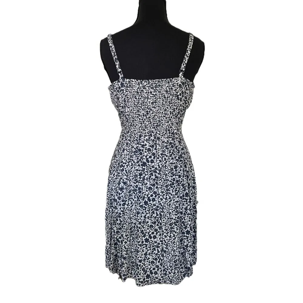 NWT GAP Size S Cami Dress V-Neck White Navy Floral Smocked Back Fit & Flare - Image 3