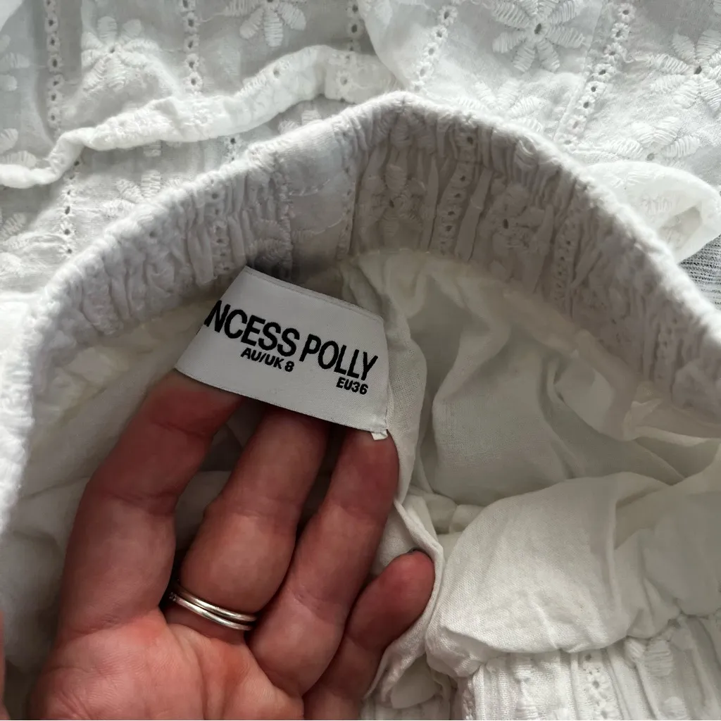 Princess Polly white crochet 2-piece shirt and shorts size 4 - Image 4