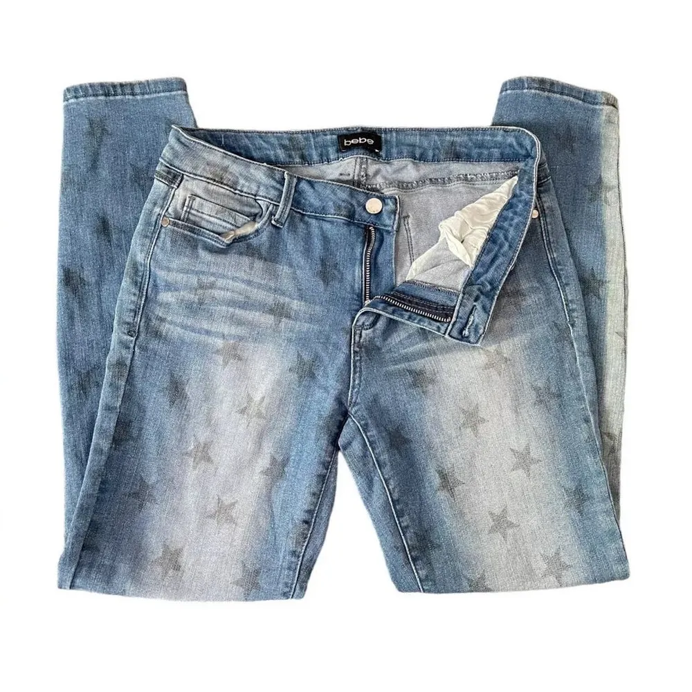 bebe Straight Skinny Ankle Star Embellished Stars Light Wash Jeans Size 10 - EUC - Image 5
