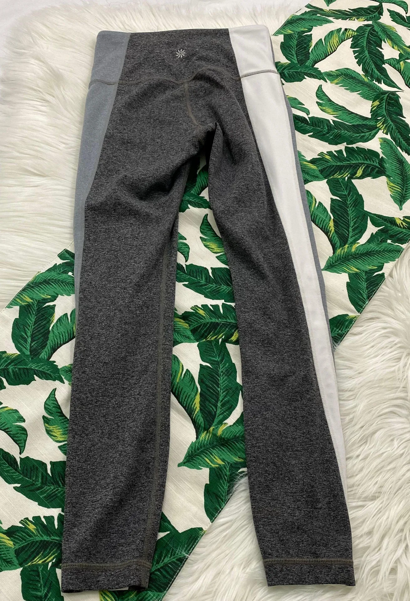 Athleta Colorblock Salutation Leggings 161 - Image 2