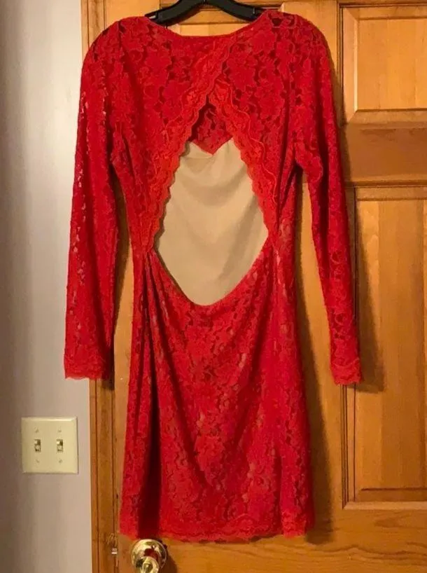 Red Lace Open-back Dress - Image 2
