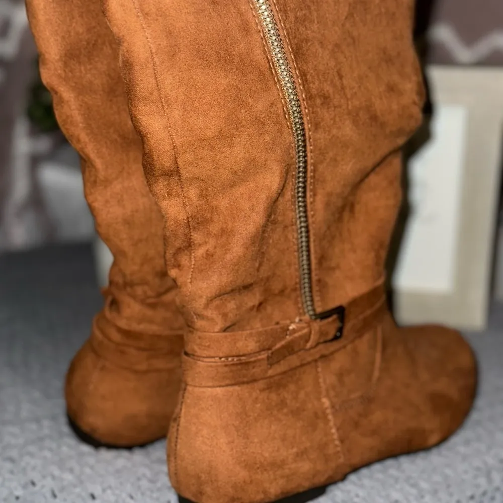 NEW Dionna Suede Mid Calf Length Zipper Fashion Winter Boots Size 7 - Image 4