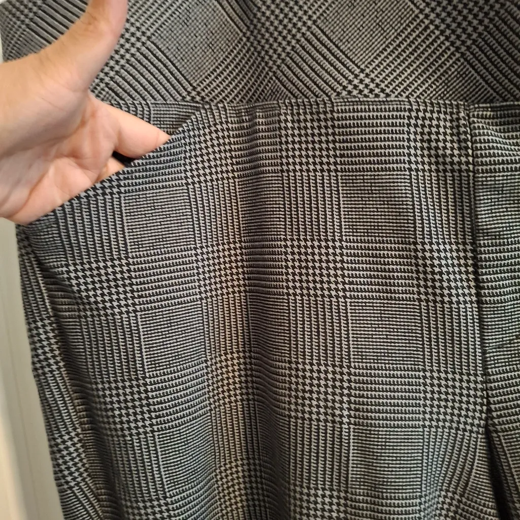 Studio By Torrid Sz 4S  Gray Plaid Bottoms - Image 7