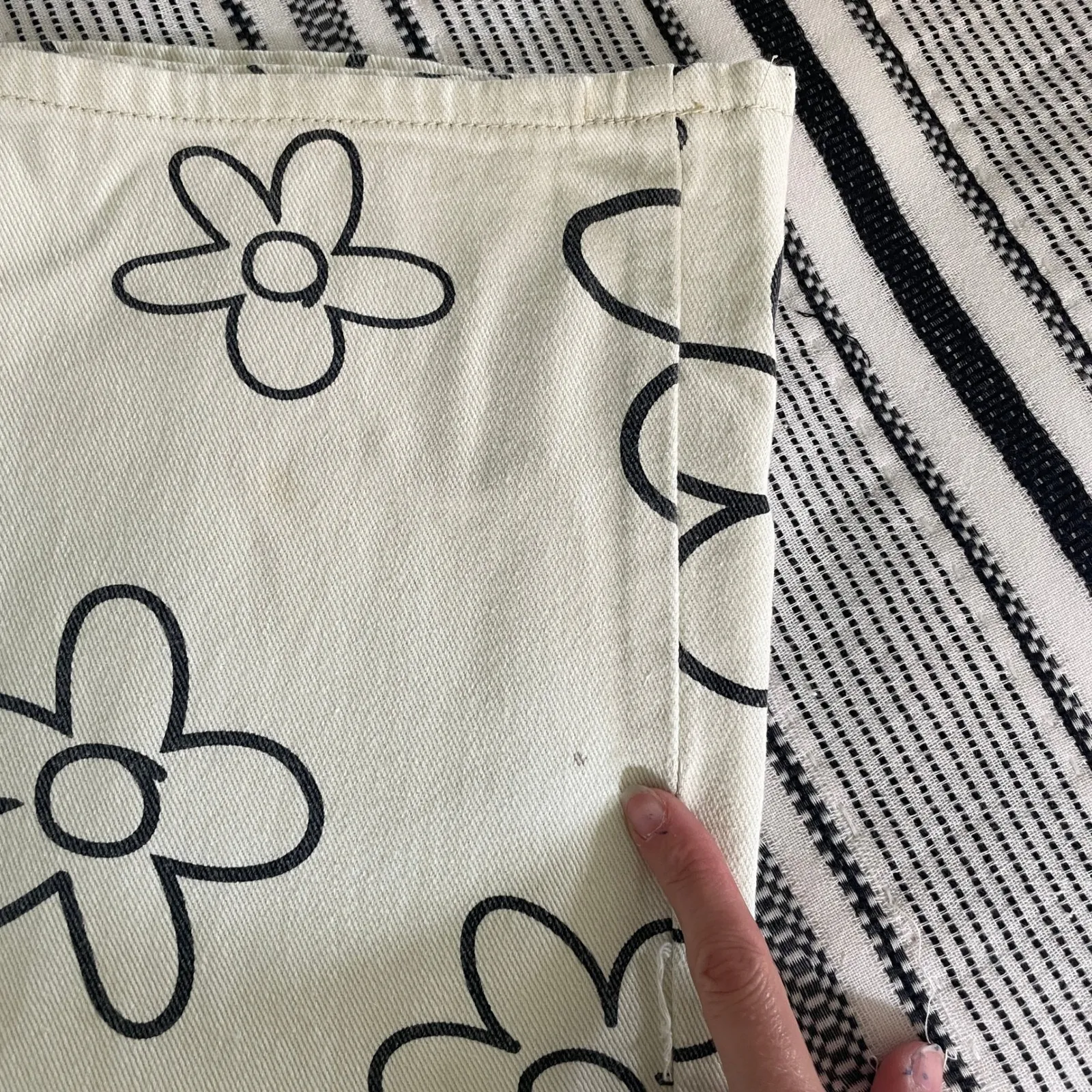 Bailey Rose Floral Print Jeans Small White Denim Flower Wide Leg Retro Eclectic Black Size 26 - Image 10