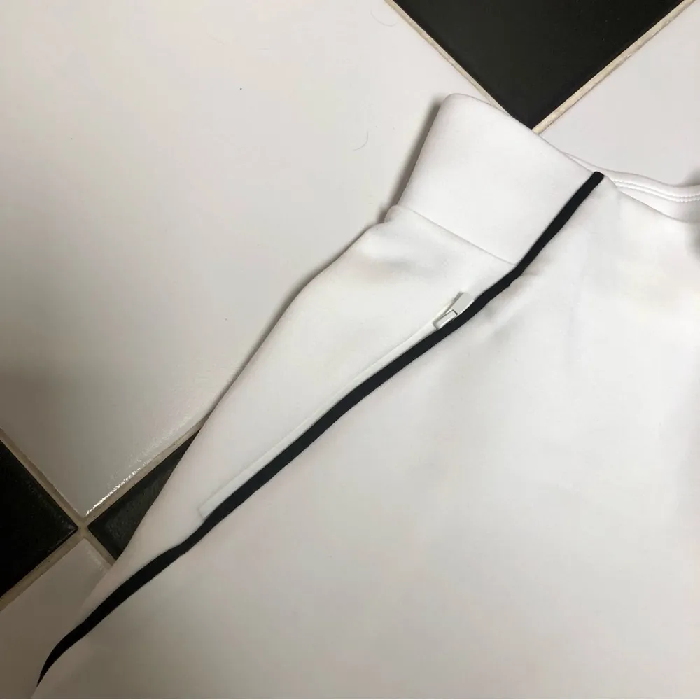 NWT Michi Crescent Pants Ivory White & Black Comfy Athleisure Lounge Barrel Leg - Image 12