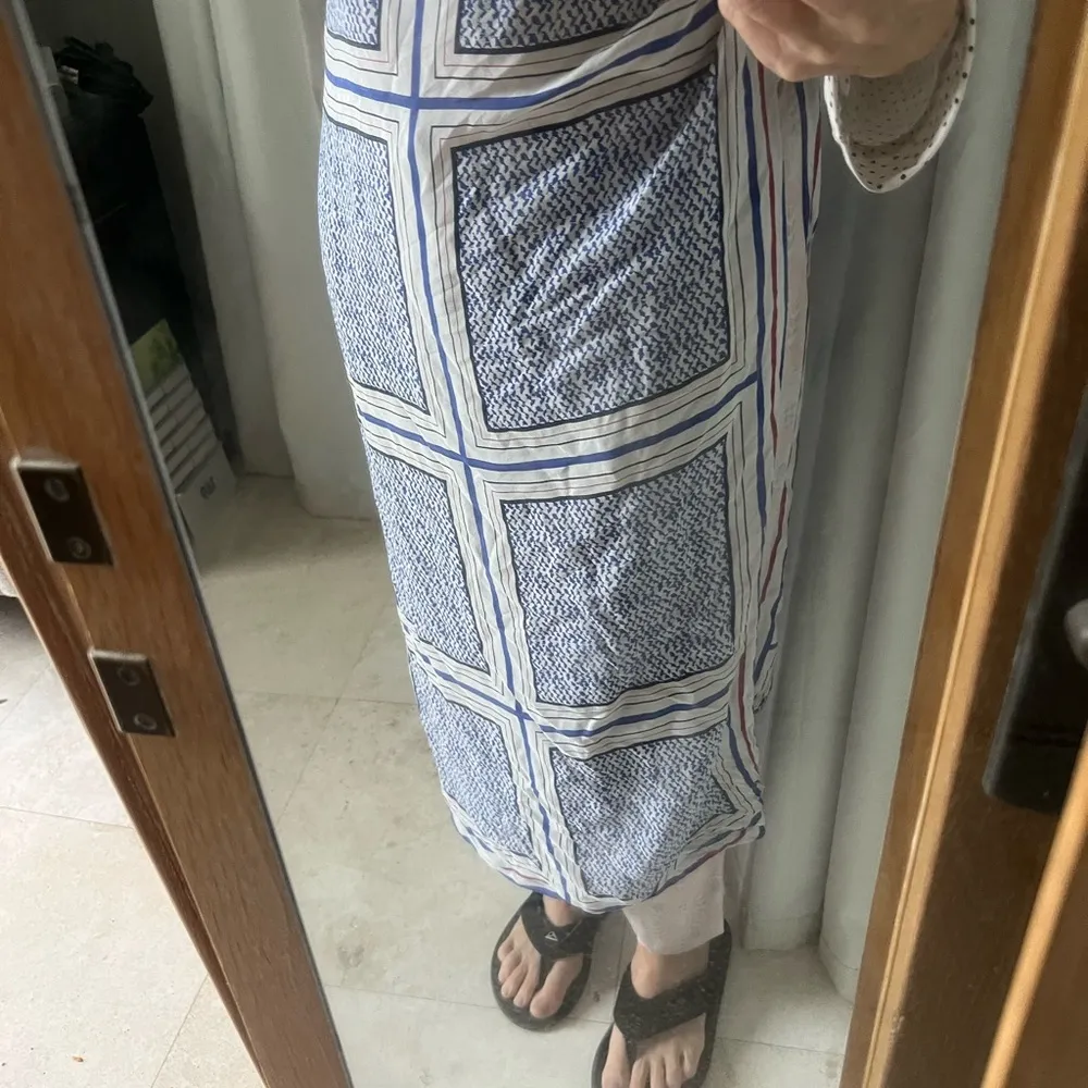 Tommy Hilfiger, red, white and blue scarf silk - Image 8