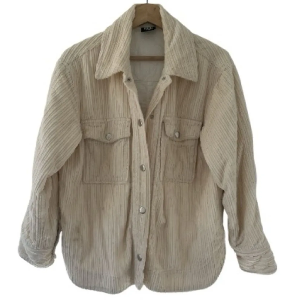 Urban Outfitters Cream Corduroy Quilted Jacket XS/Small BDG Oversized Shacket - Image 3
