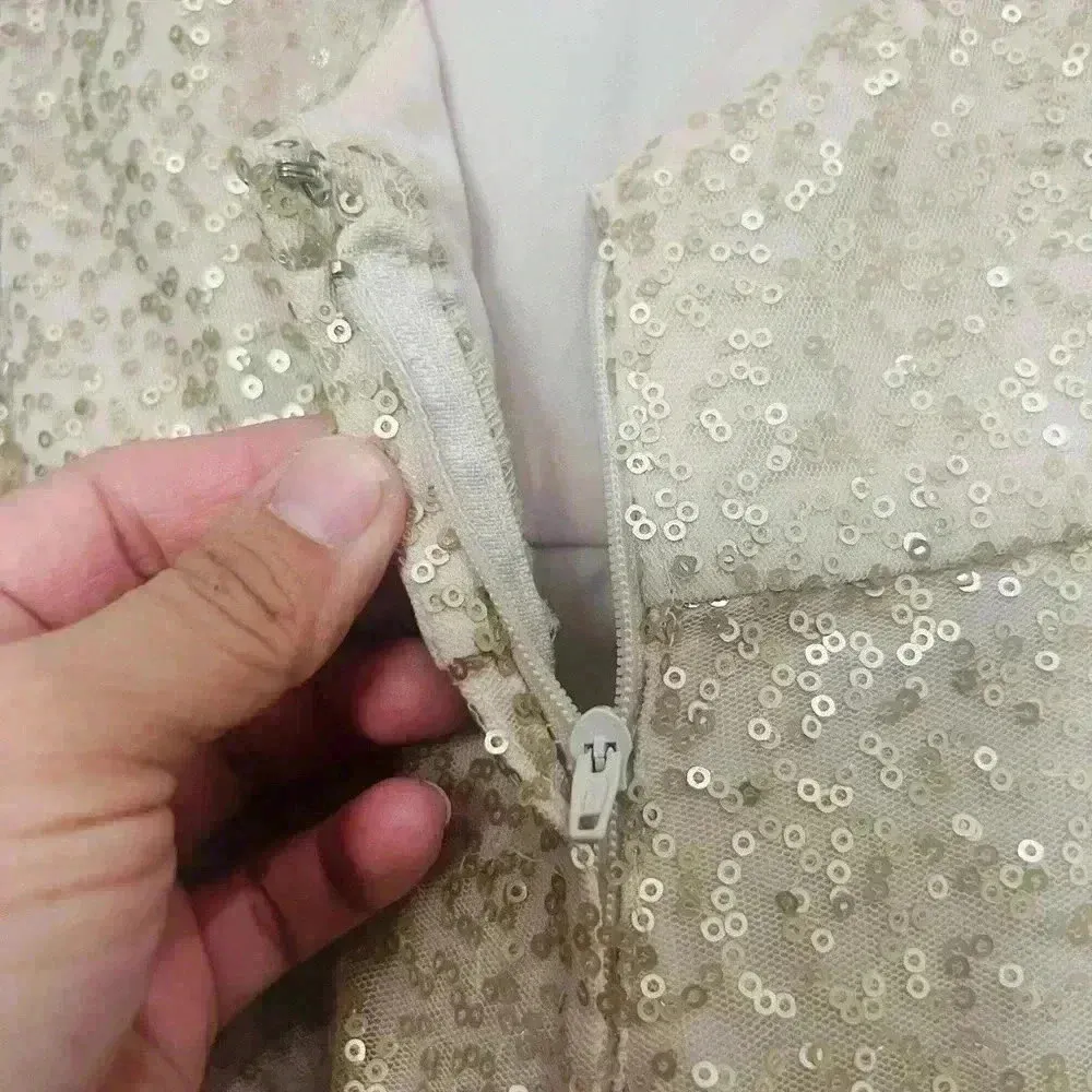 MoriLee Gold Sequin Gown
Sweetheart Neckline Illusion Size 6 - Image 12