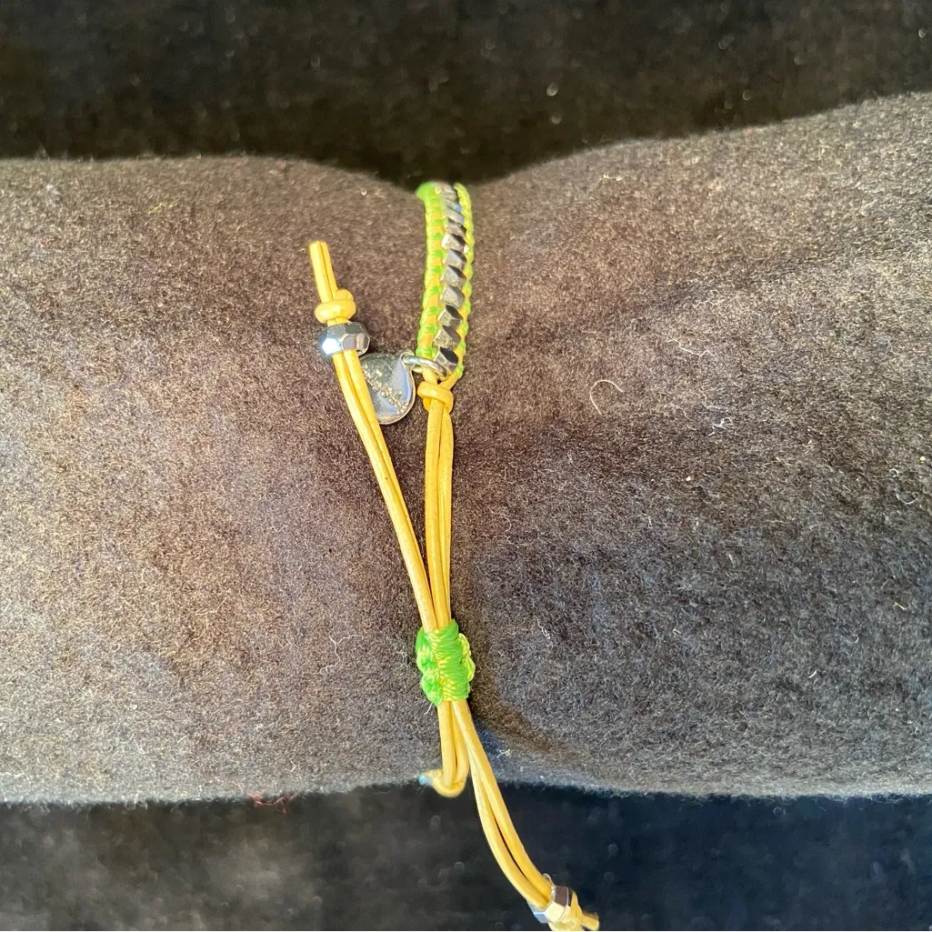 Stella &‎ Dot, green wrap bracelet, silver tone beads - Image 7