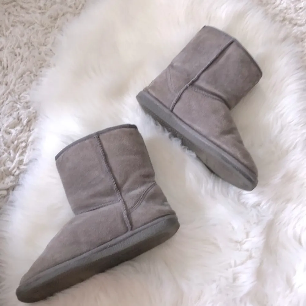 Beach Feet Australian gray Boots size 9 - Image 4