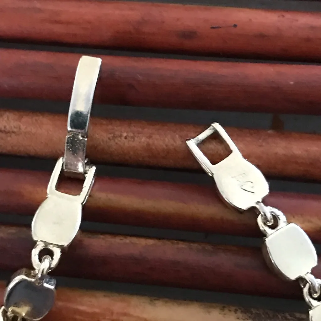 Liz Claiborne Multi Color Bracelet Gold Tone - Image 3