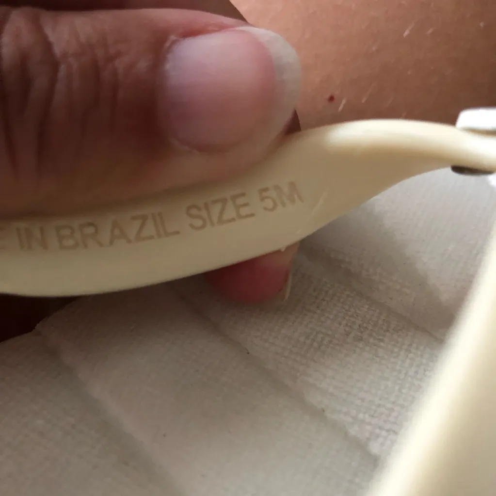 Elegant Tory Burch Cream Flip-Flops kira size 5 - Image 3