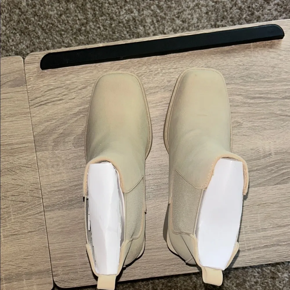 Elegant Tan Ankle Boots - Image 6