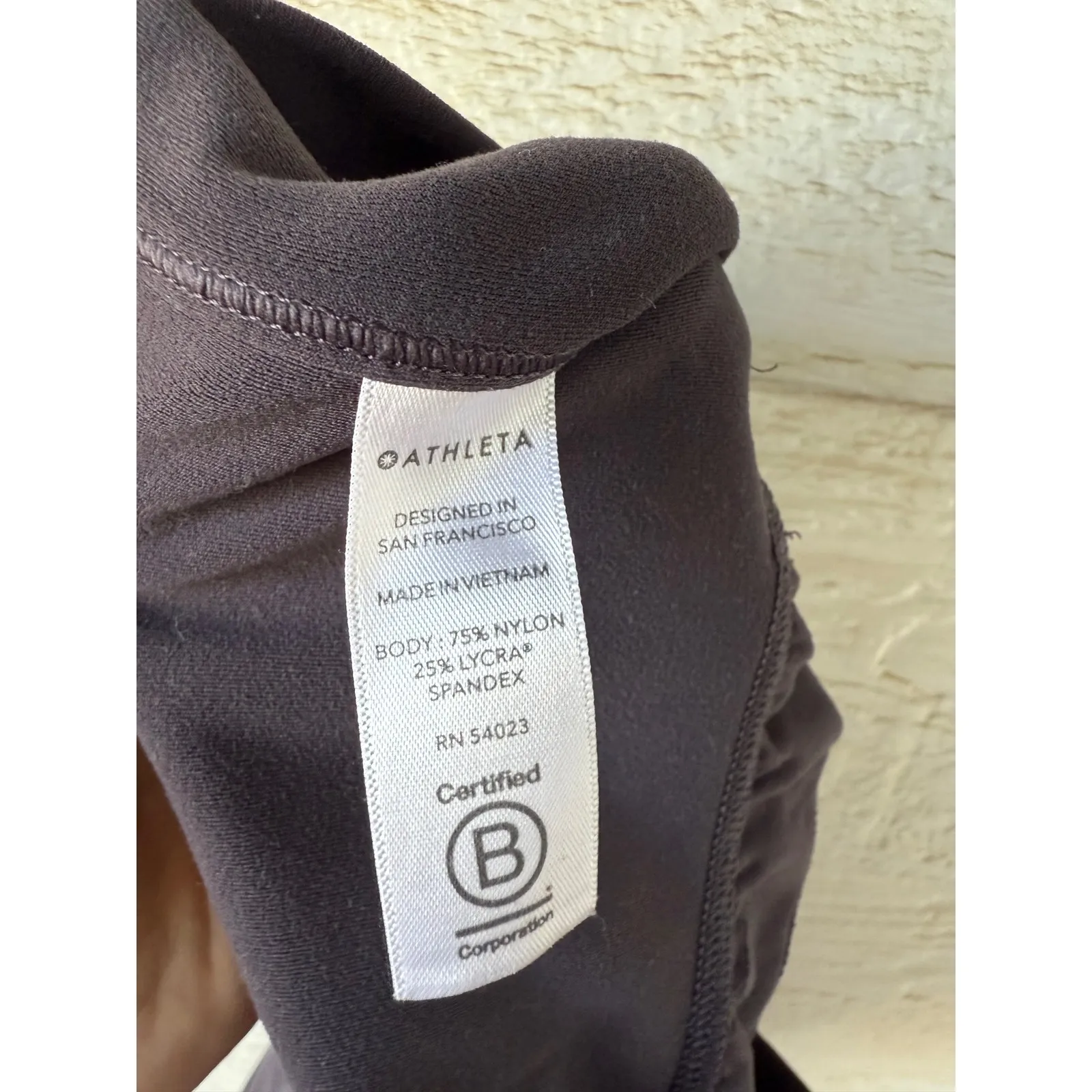 Athleta Cruise Joggers Dark Purple Nylon Lycra Pockets Size Medium - Image 3