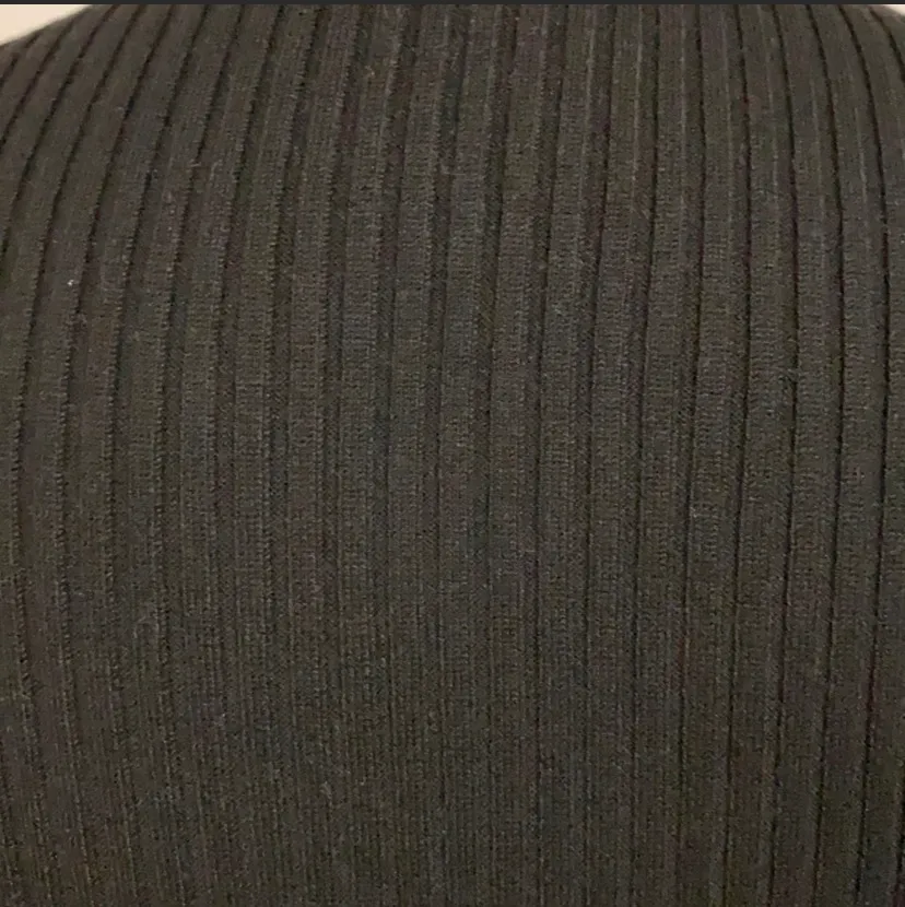 black ribbed v-neck sweater. XL - Image 8