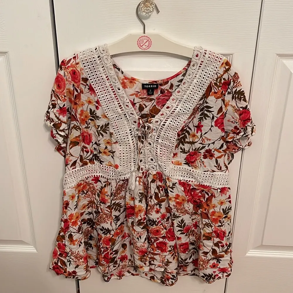 Torrid Babydoll Crinkle Gauze Crochet Inset Lace-Up Top - Image 2