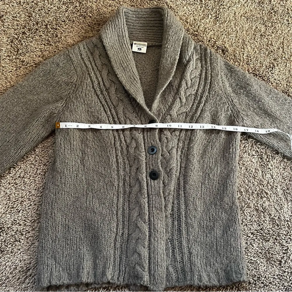 Columbia tan/gray/taupe knit sweater cardigan size small - Image 4