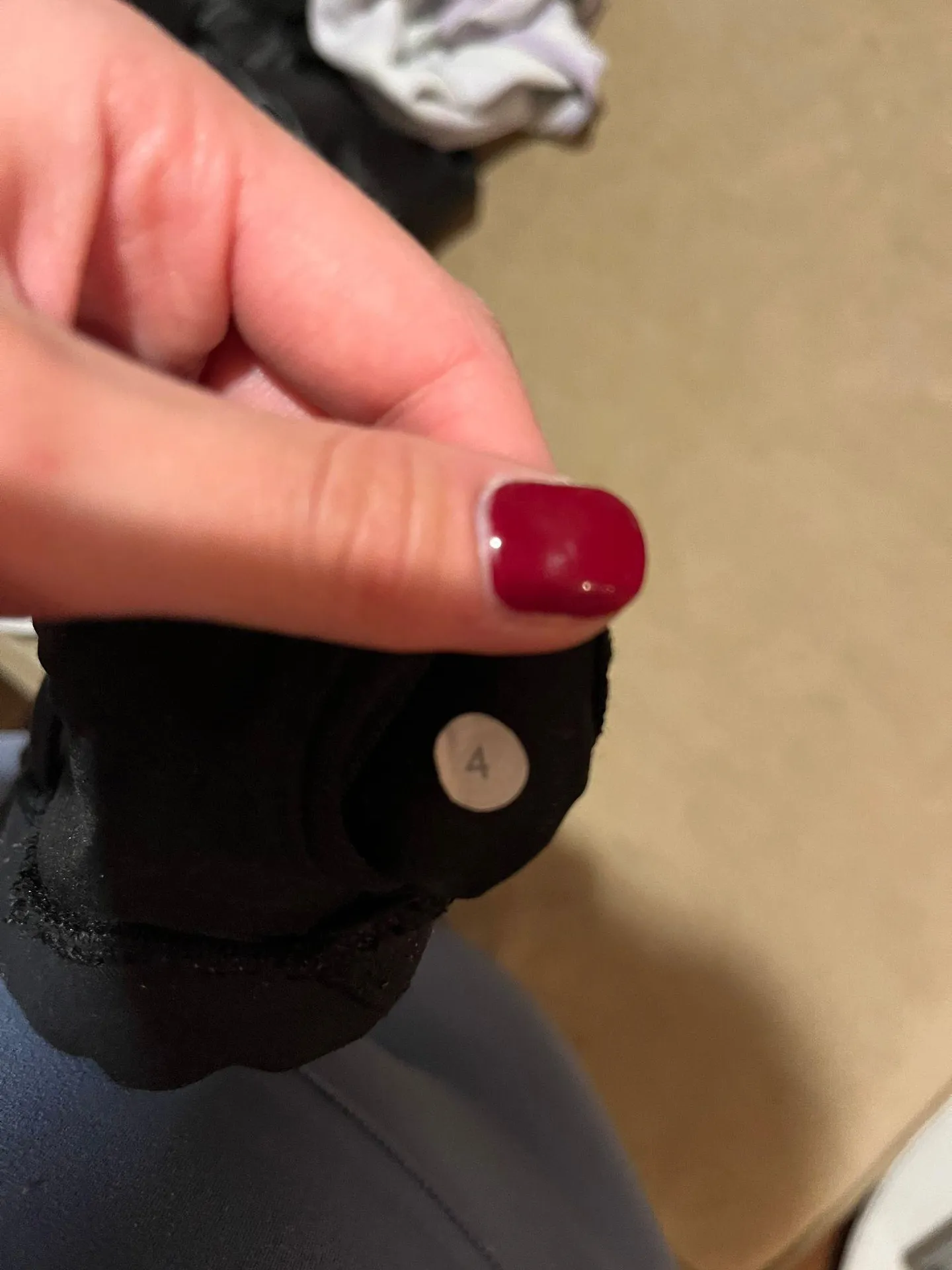 black flower print sports bra size 4 - Image 3