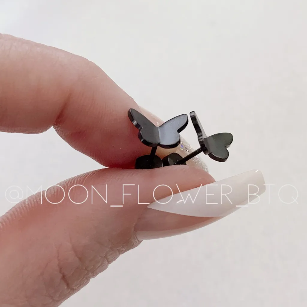 Black Stainless Steel Butterfly Flat Back Earrings - Image 5