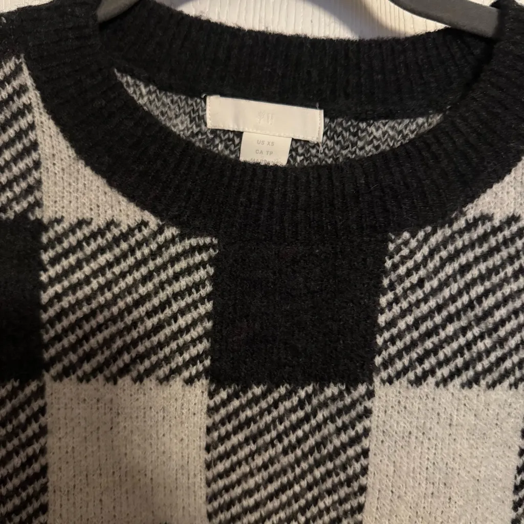 Women's Black Checkered Pullover Sweater size XS - Image 6