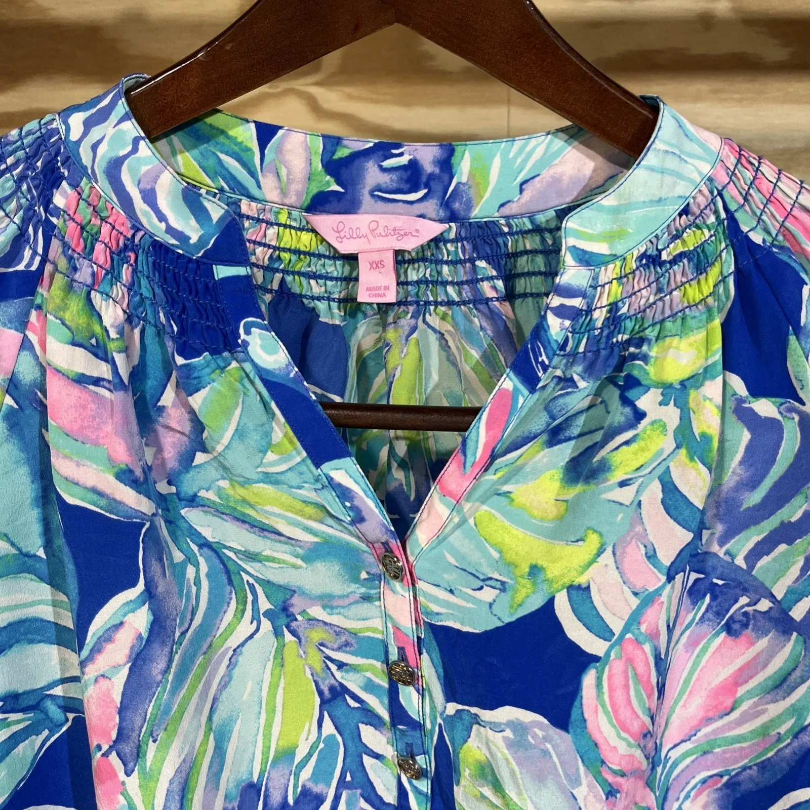 Lilly Pulitzer Elsa Silk Blouse Casa Del Sol Smocked Henley Sz XXS Colorful - Image 5