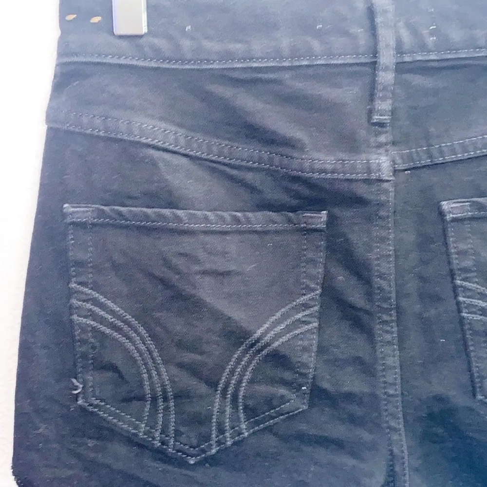Hollister Black Cuffed Hem Juniors Jean Shorts - Image 7