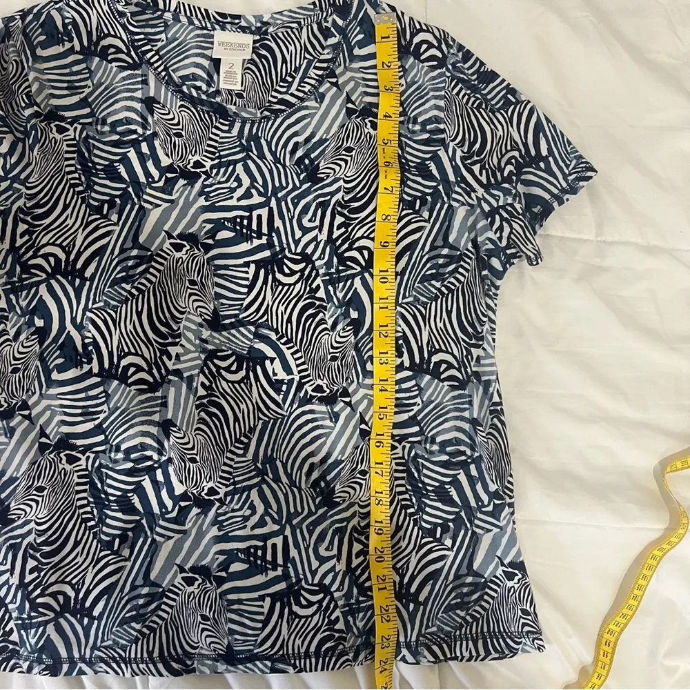 Weekends by Chico’s Zebra Print Top Size 2 (Med) Safari Zoo Animal Artsy Blue H8 - Image 8