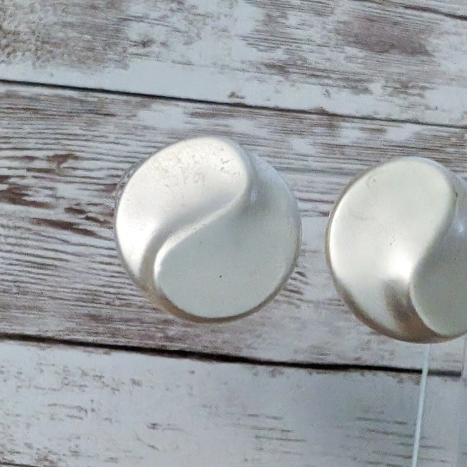 Vintage Clip On Earrings - Image 6