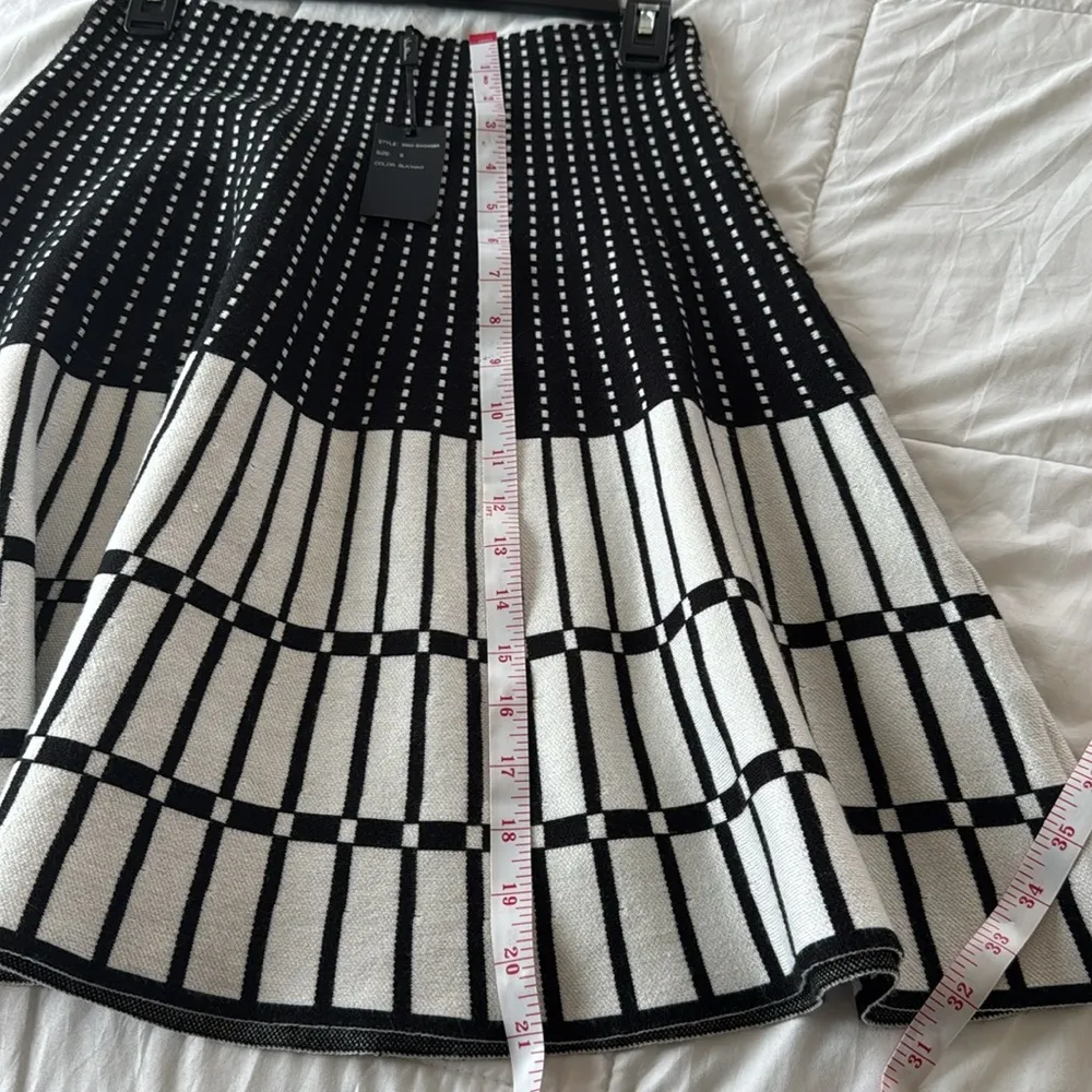 Vila Milano skirt size small - Image 6