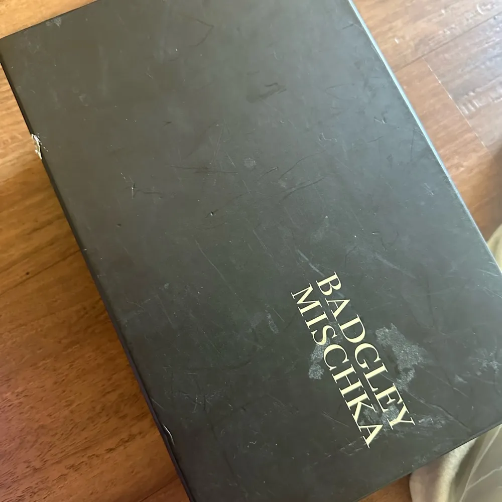 Badgley Mischka Women's Ascot Dress Sandal 8 1/2 - Image 9