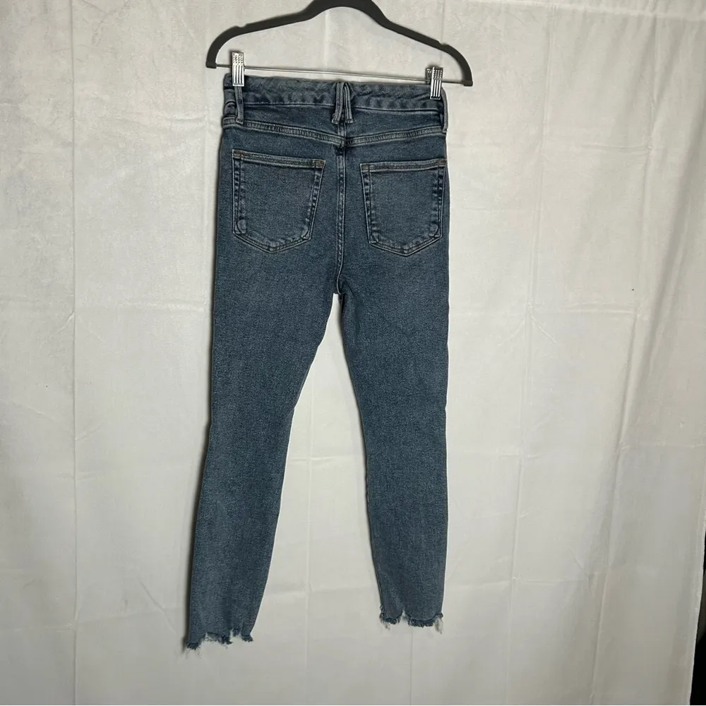 Good American Good Waist Cropped Chewed Hem Distressed Knee Jeans Size 4/27 - Image 2