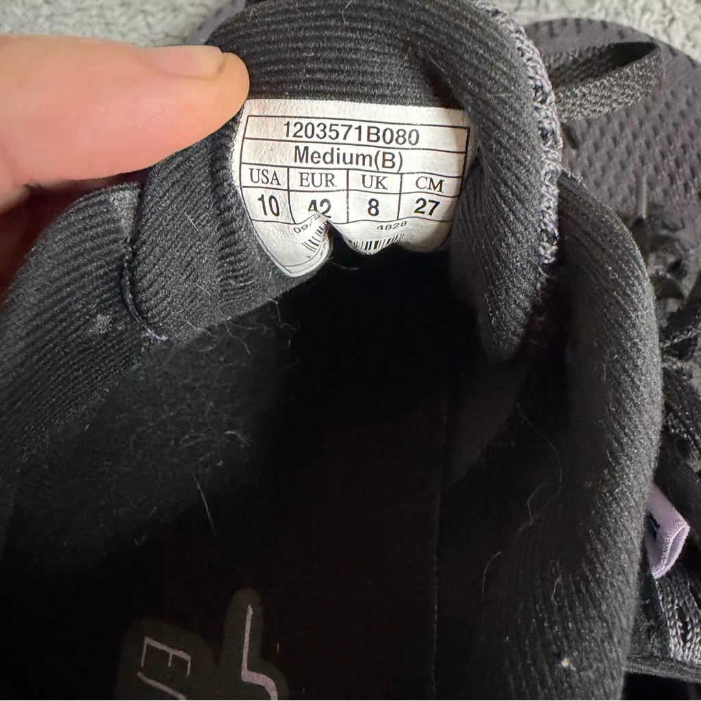 Brooks Womens Levitate Running Shoes Size 10 - Image 10