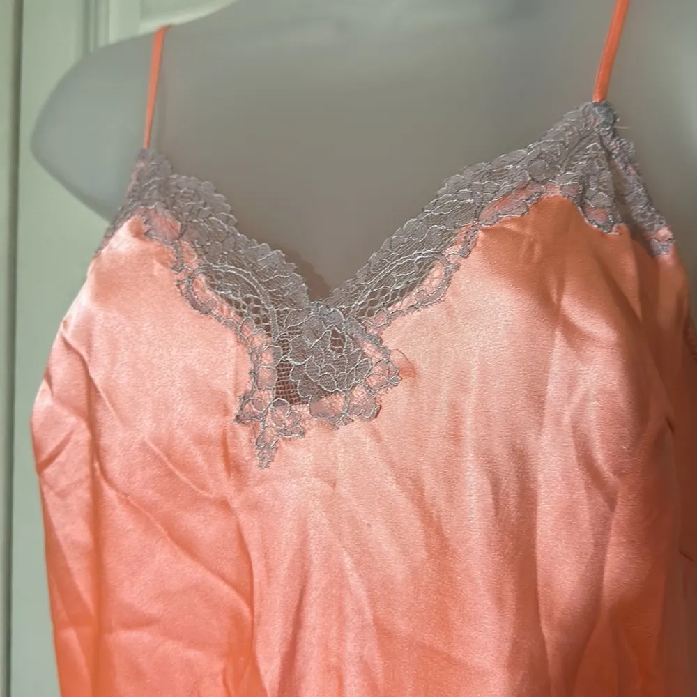 Victoria's Secret Peach Apricot Pink Lace Long Cami or Short Nightgown Medium - Image 10