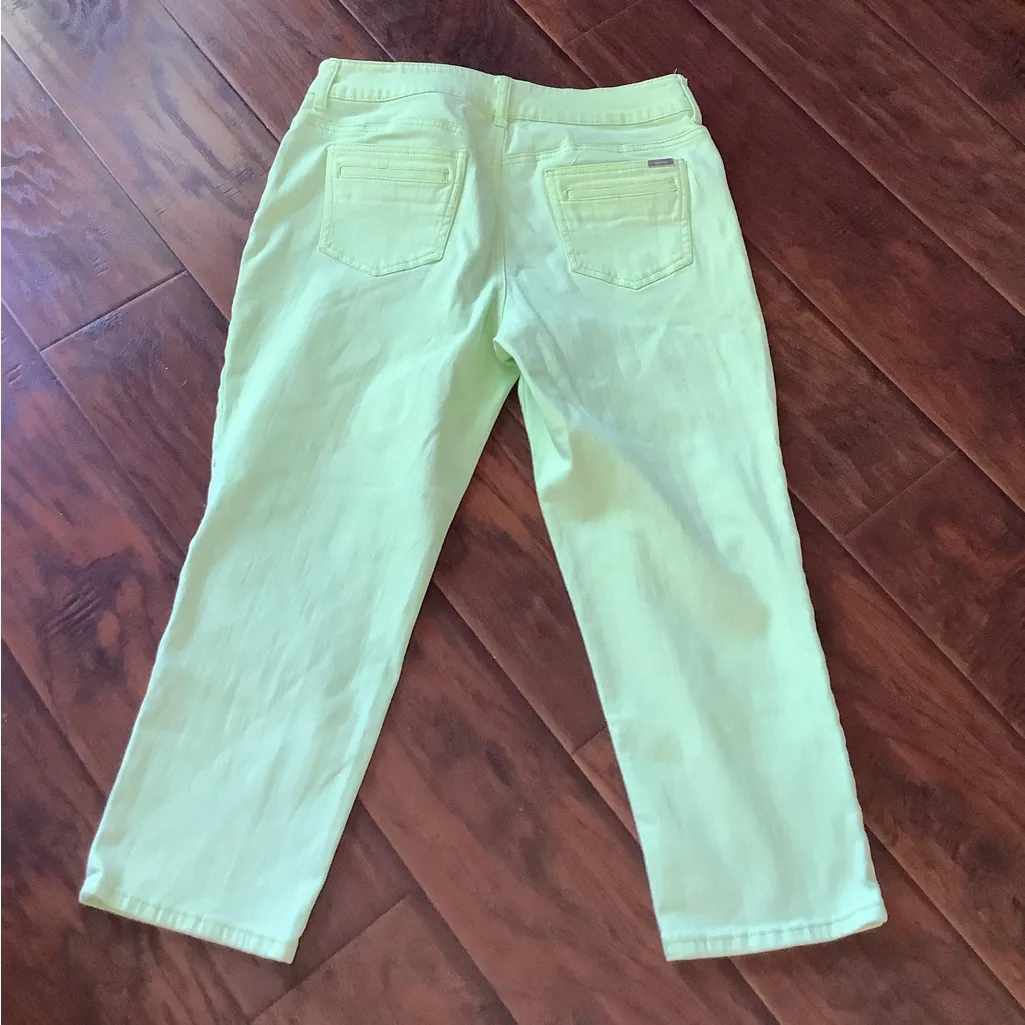 Chicos capri jeans- dressy 💚💚💚 - Image 3