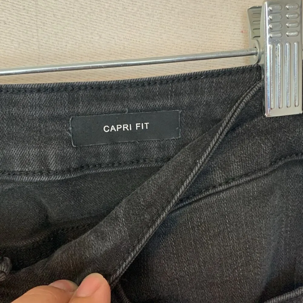 Judy Blue womens size 9 / 29 Capri fit black denim jeans crop stretch - Image 4