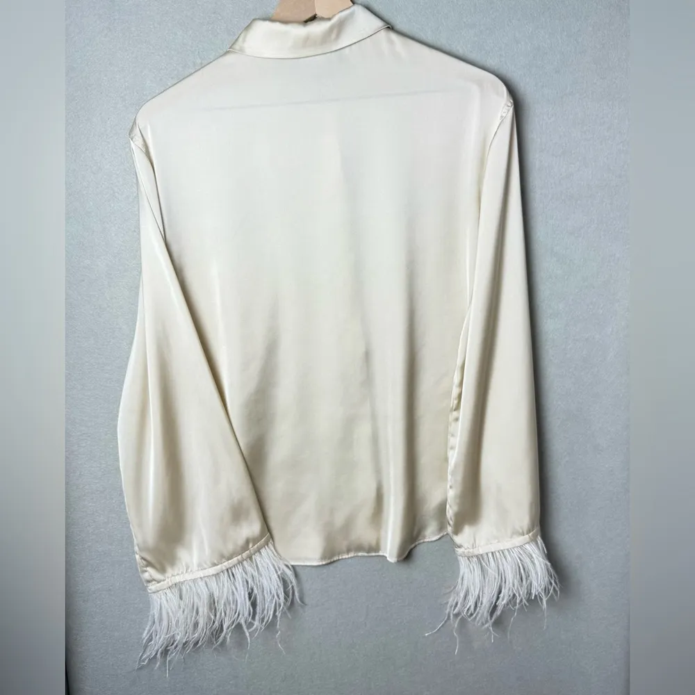 L’Academie Women’s The Michelle Ivory Blouse with Feather Cuffs size S - Image 4