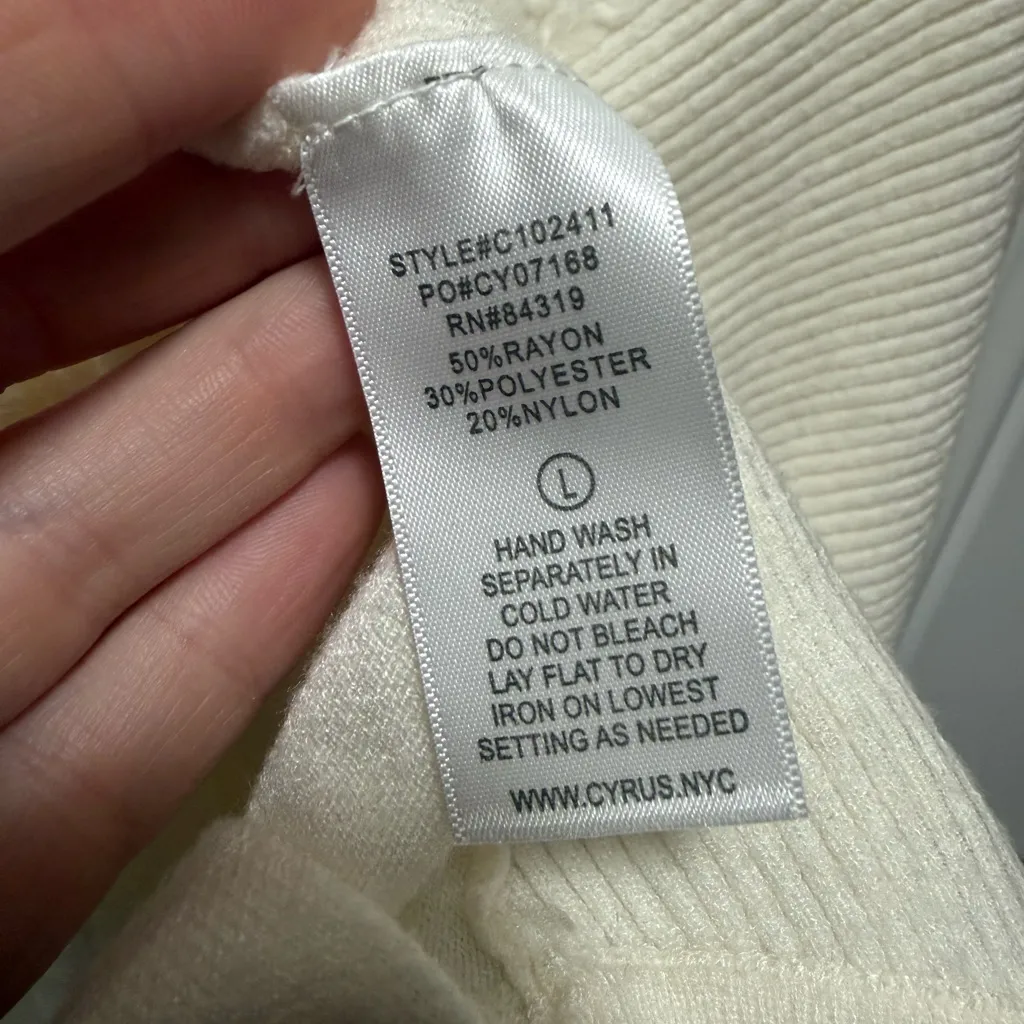 Cyrus Women's Cream Knit Batwing Soft Cozy Sweater Cabincore Large - Image 5