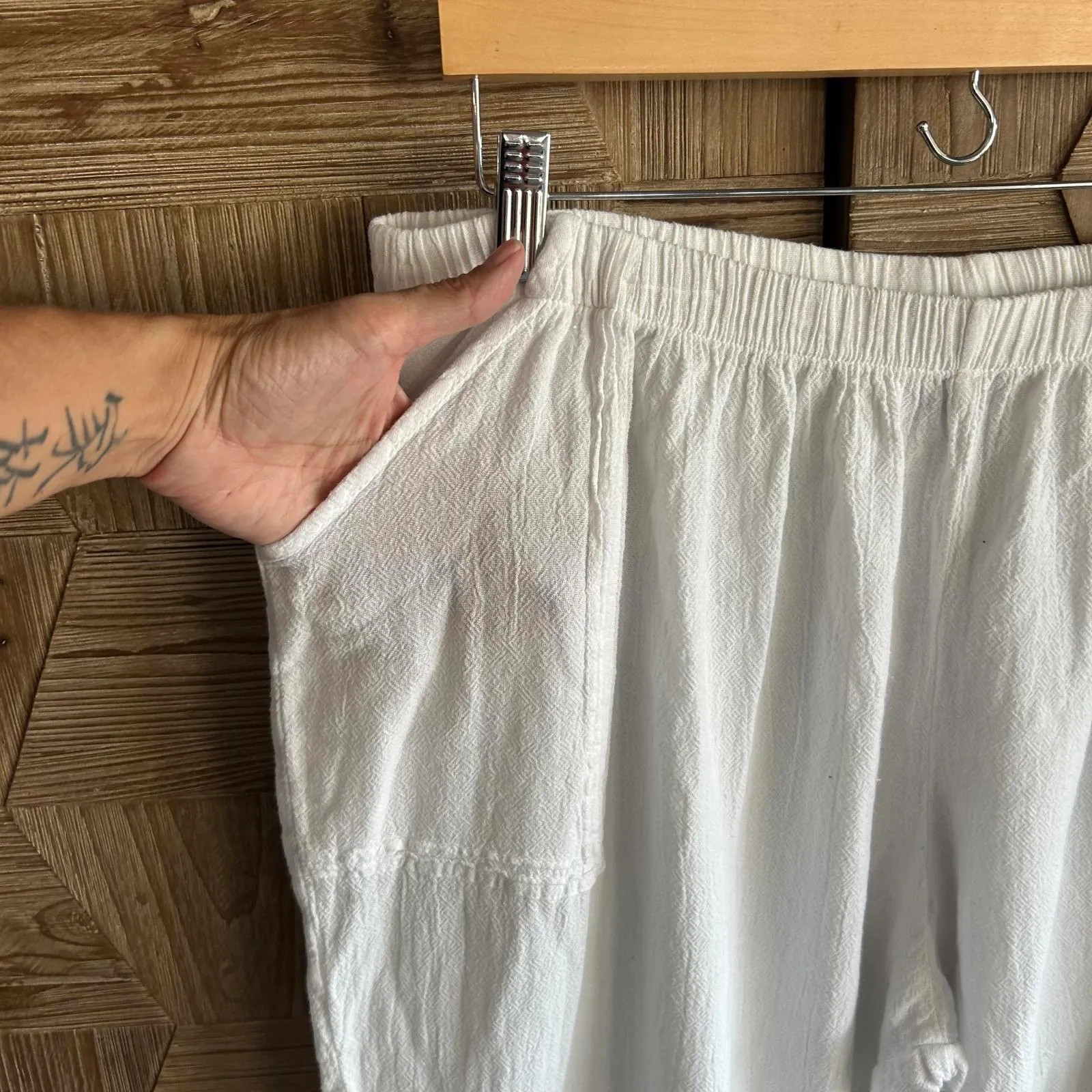 NWT Manta Del Lago White Cropped Casual Pants Size 3X Elastic Waist Comfy - Image 2