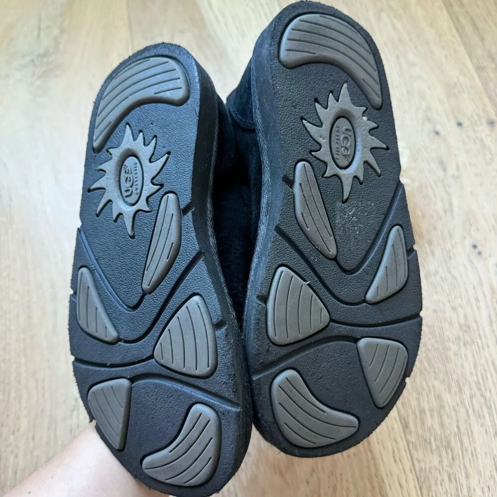 Ugg suburb Tassle size 6 shoes black sheepskin shearling lined winter boots - Image 8