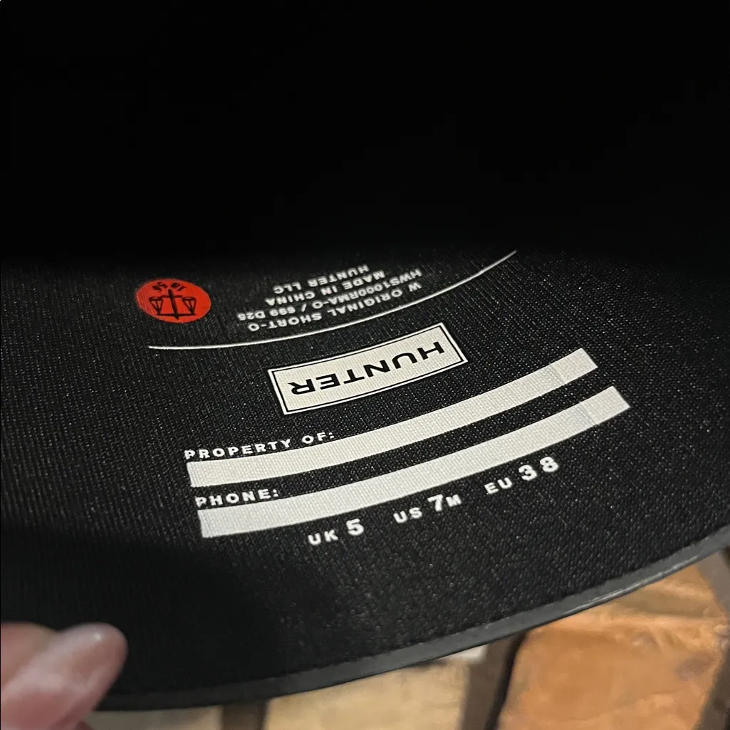 Hunter Women’s Original Short Black Rain Boots NEW Size 7 - Image 9