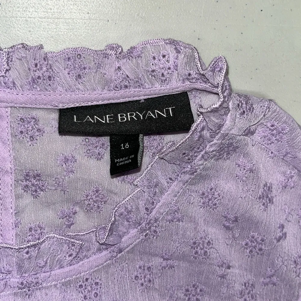 Lane Bryant Size 16 Purple Floral Embroidered Ruffle Trim Cold Shoulder Dress - Image 4