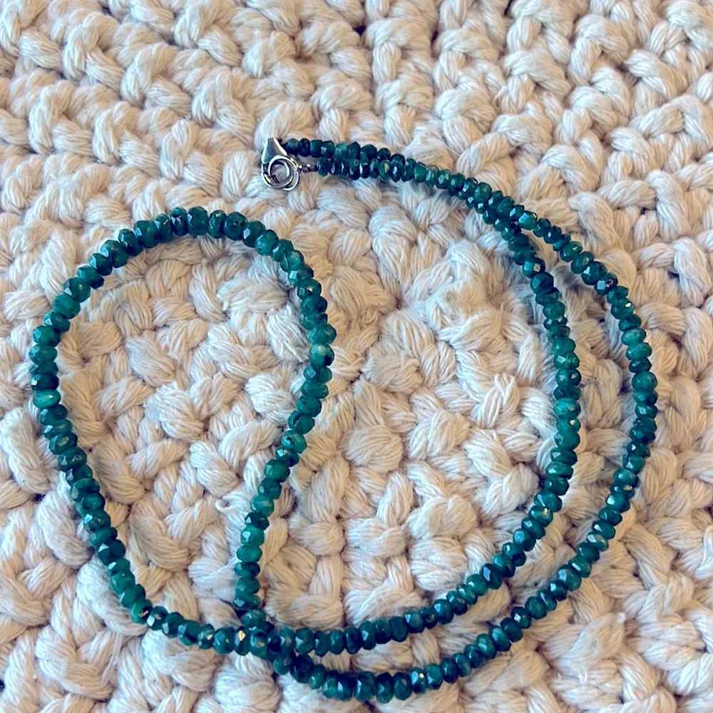 Gorgeous Emerald Gemstone Beaded Necklace 30” Green - Image 4