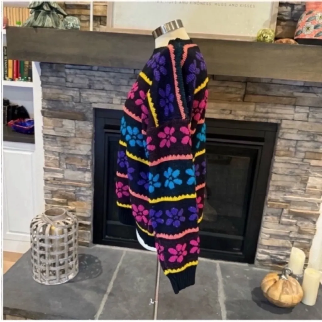 Vintage Floral Stripe Sweater in Pink, Blue, and Yellow Pink Size undefined - Image 6