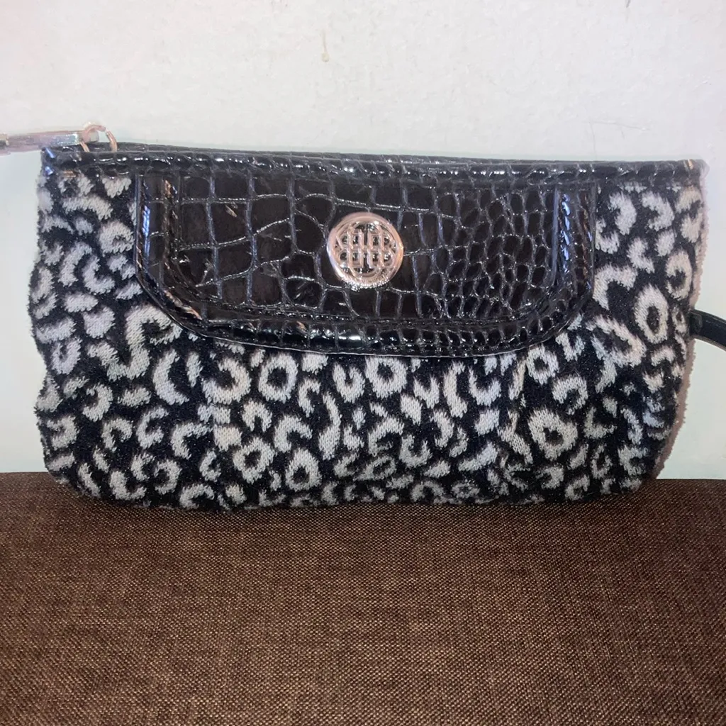 Small Gray and Black Leopard Print Dana Buchman Crossbody Purse - Image 2