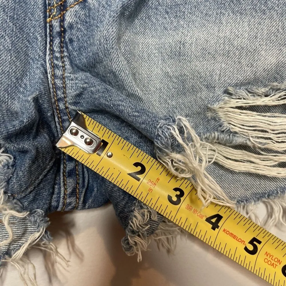 Levis 501 Light Wash Patch Distressed Boho Denim Cutoff Shorts Size 30 - Image 13